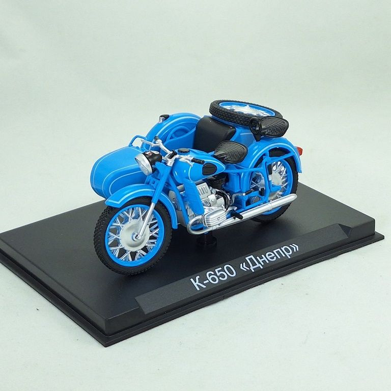 Коллекционная модель MODIMIO Collections Мотоцикла К-650 "Днепр" #1