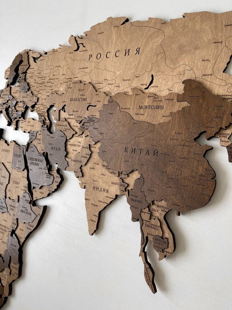 Деревянная карта мира 160/85 см в цвете орех на русском языке, подробная, со столицами и крупными городами #1