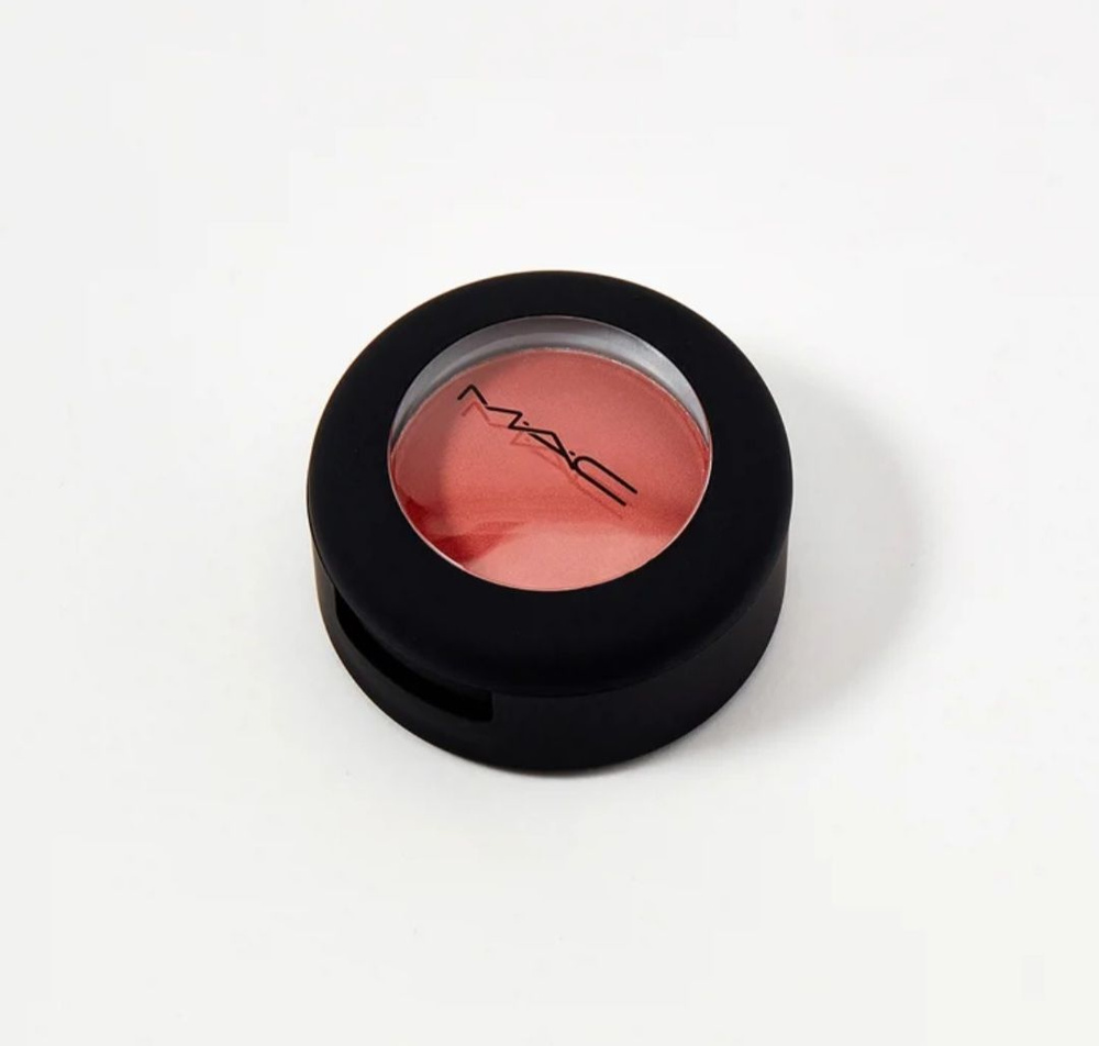 MAC powder kiss soft matte eye shadow тени для век So haute right now #1