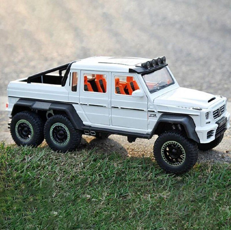 Коллекционная машинка игрушка металлическая Mercedes-Benz G-Kлacc с багажником масштабная модель Мерседес #1