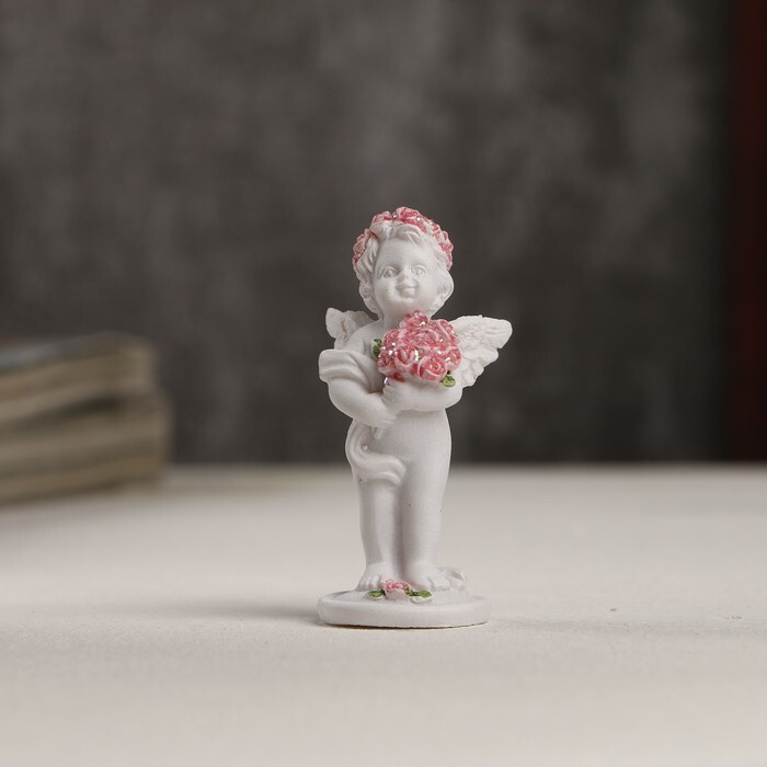Сувенир полистоун "Белоснежный ангел в розовом веночке с букетом роз" 5,3*2,3*2,3 см  #1