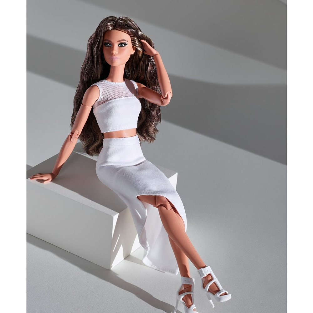 Кукла Barbie Looks Брюнетка коллекционная #1