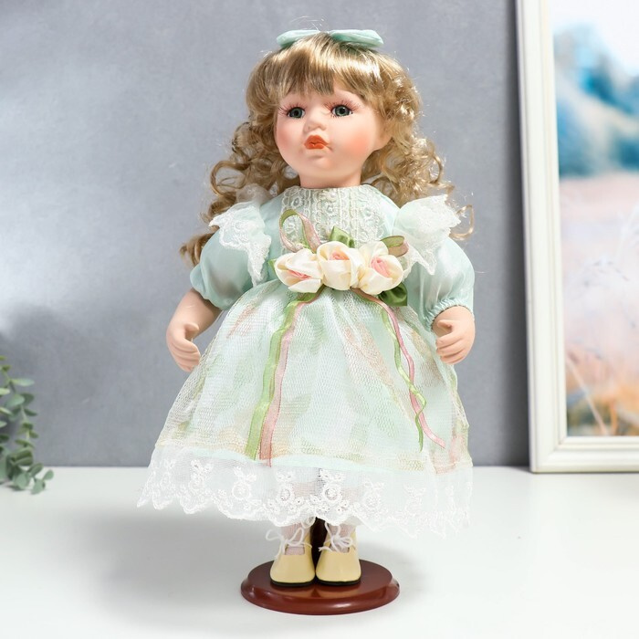 Кукла коллекционная керамика "Джудит в нежно-мятном платье с цветочками" 30 см  #1