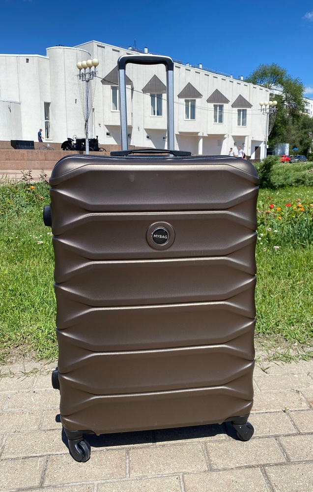 Чемодан большой коричневый из полипропилена чемодан размер L  #1