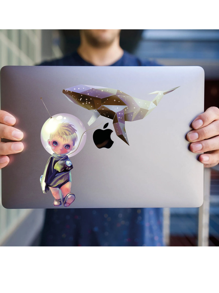 Виниловая наклейка на крышку ноутбука Мальчик и Кит #1