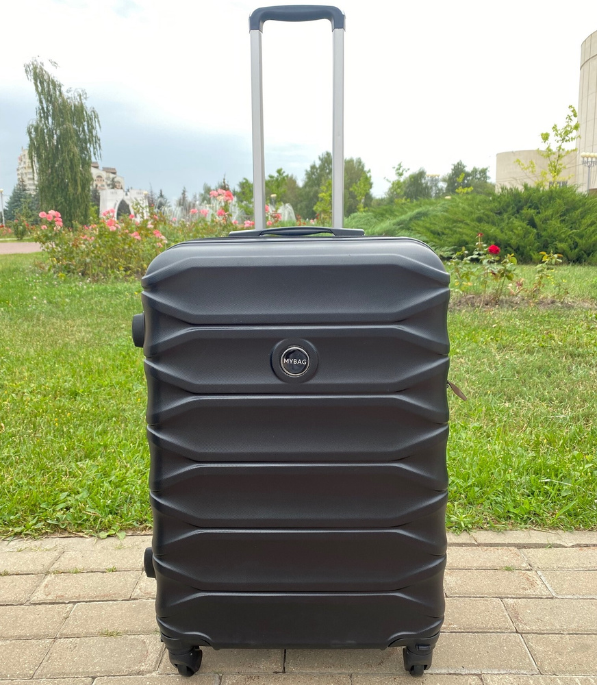 Чемодан средний черный из полипропилен чемодан размер M  #1