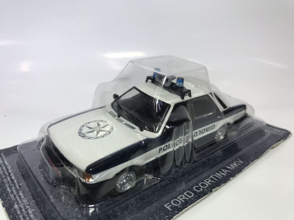 Коллекционная модель автомобиля Ford Cortina MKV / масштаб 1:43 #1