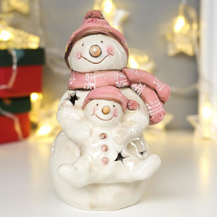 Сувенир керамика свет "Снеговик со снеговичком в розовых колпаках" 17,5х11х12,5 см  #1