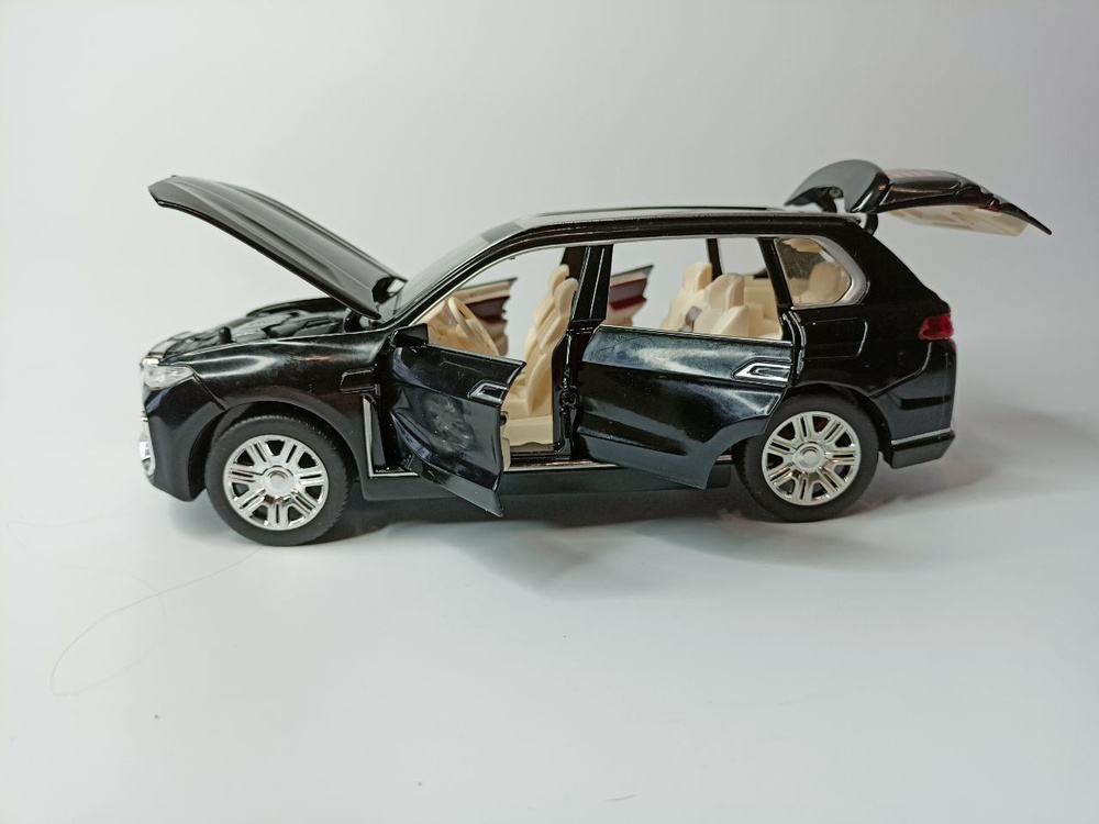 Модель автомобиля BMW X7 коллекционная металлическая игрушка масштаб 1:24 черный  #1