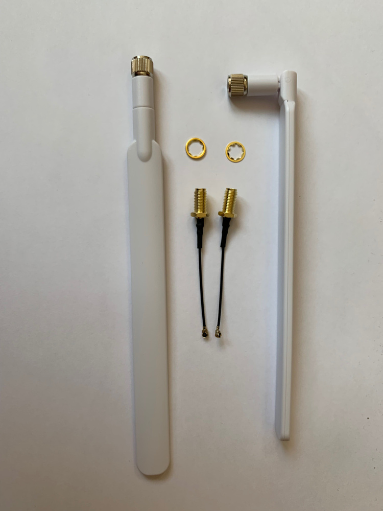 Белая. Антенна 3G/4G LTE для маршрутизаторов усиление 5 dBi SMA-male ...