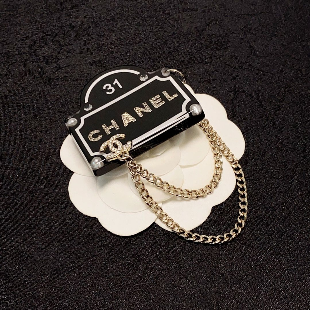 Chanel Брошь #1