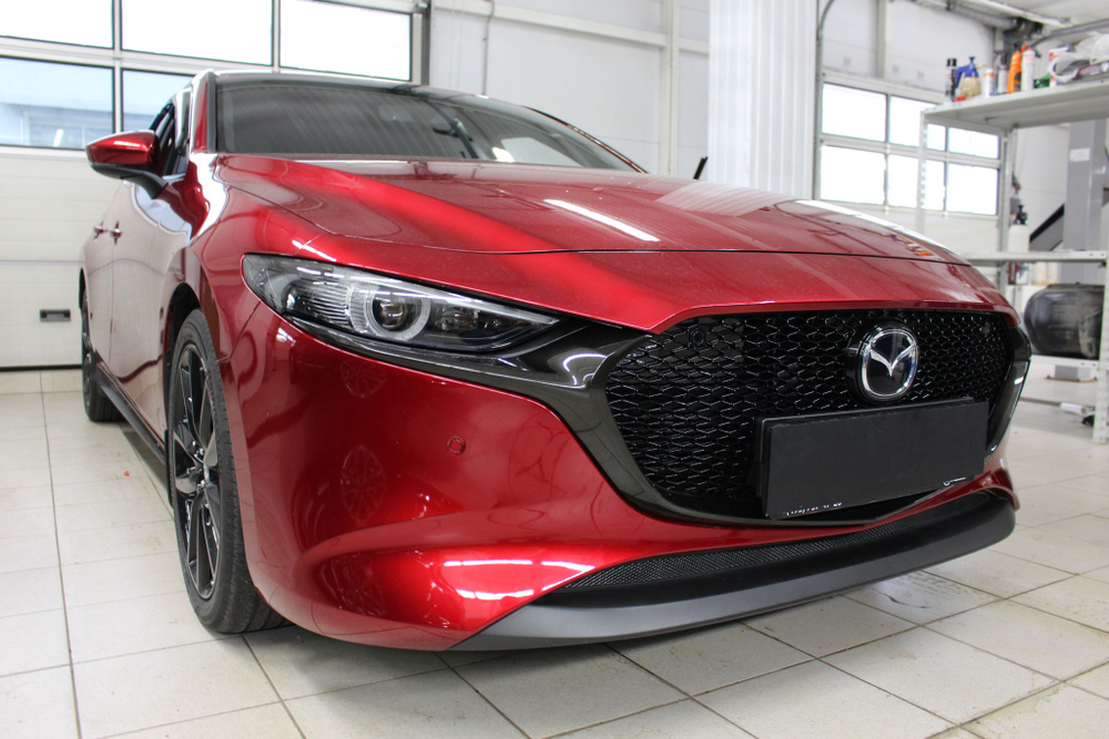 Защита радиатора низ черная Mazda 3 (2019-н.в) BP для кузова хэтчбек / съемная защитная сетка Мазда 3 #1