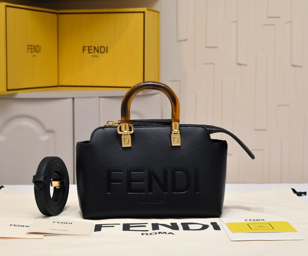 Fendi Сумка на плечо #1