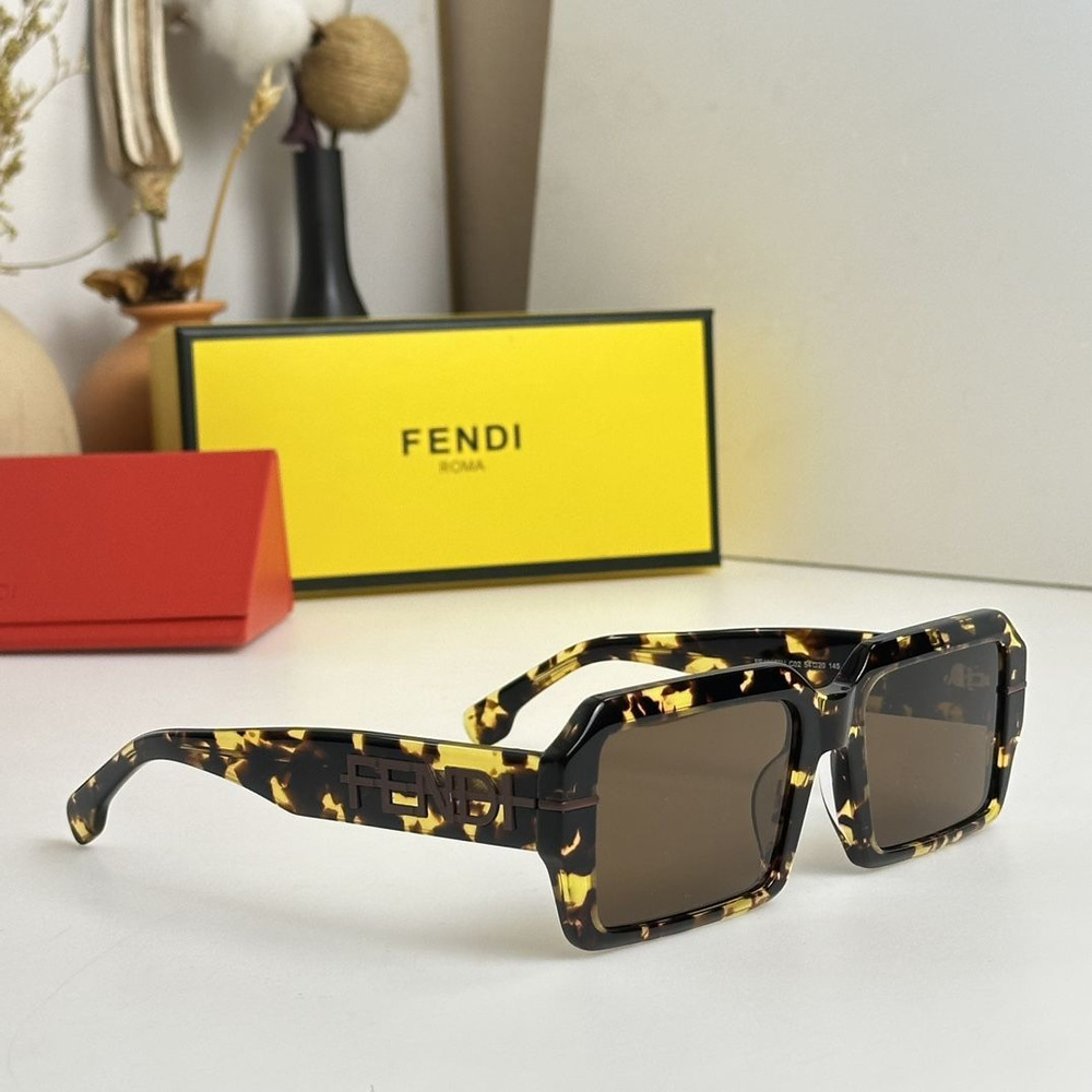 Fendi Очки солнцезащитные #1