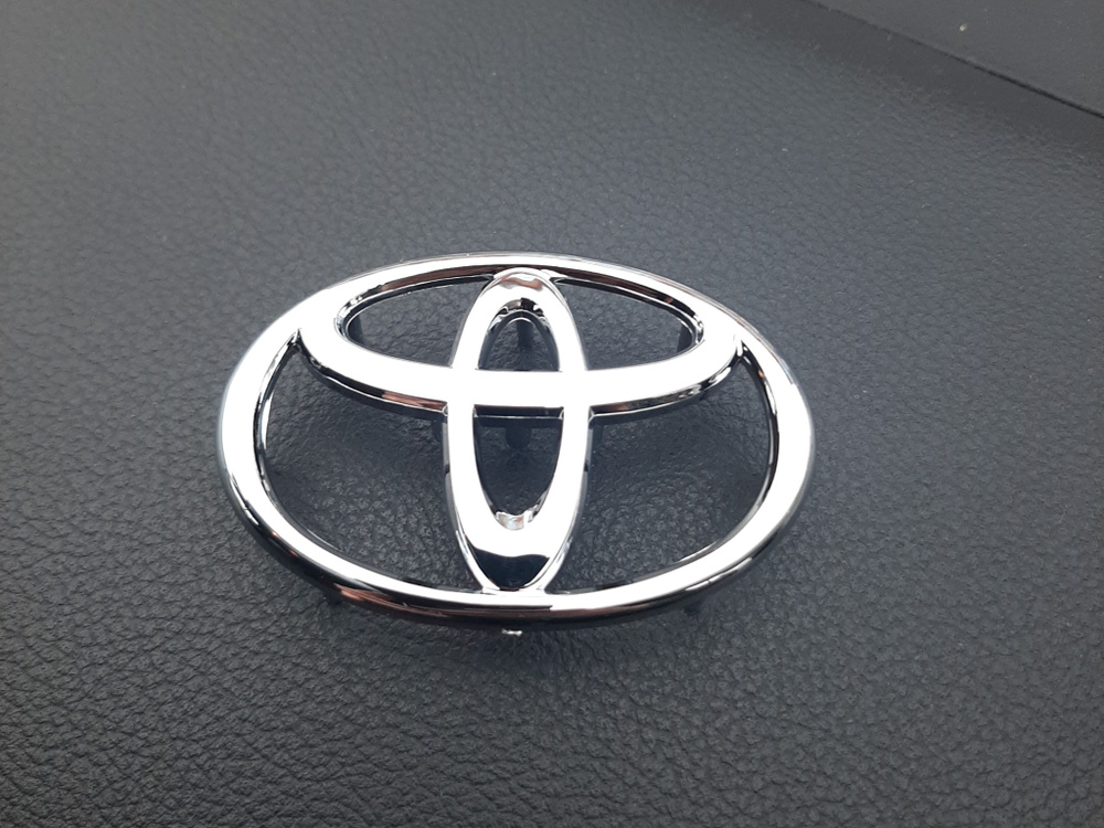 Эмблема Шильдик на руль Toyota 65x45мм #1