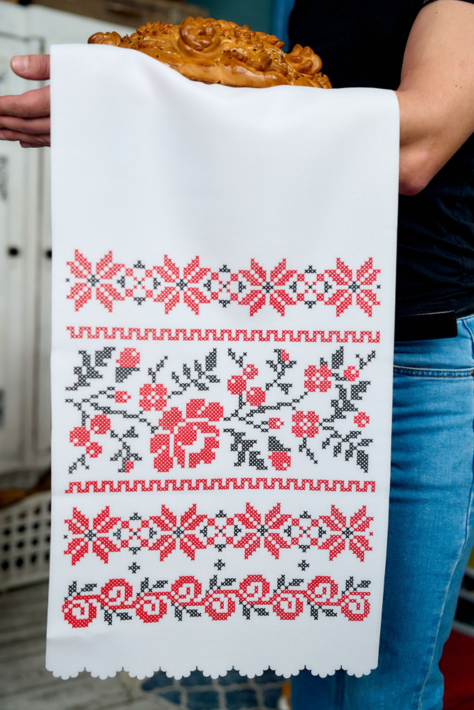 Традиционный рушник с орнаментом ЦВЕТЫ для каравая, для икон, для венчания, для свадьбы из габардина #1