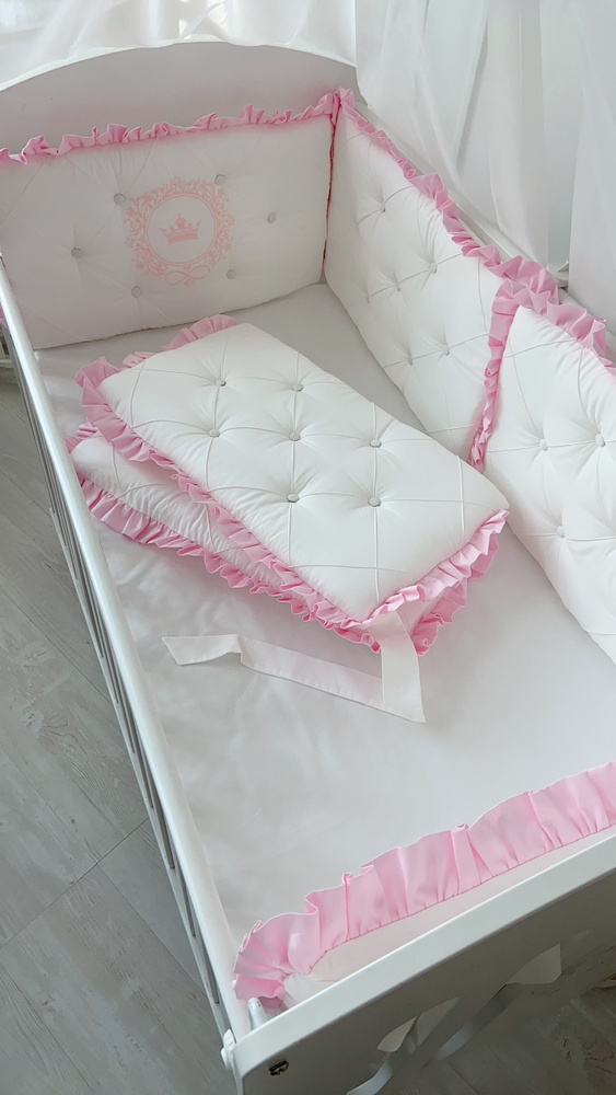 Бортики в детскую кроватку "Облако", розовые рюши, 6 подушек, для прямоугольной 120*60 см или в овальную #1