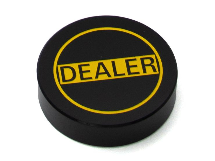 Черная фишка дилера для игры в покер из пластика с желтым нанесением  #1