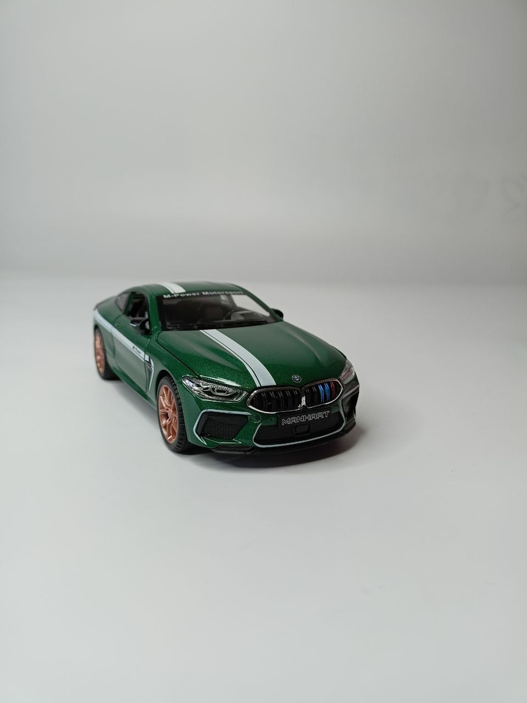 Модель автомобиля BMW M8 коллекционная металлическая игрушка масштаб 1:24 зеленый  #1