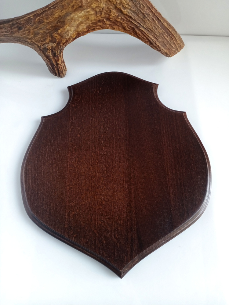 Медальон Крона для охотничьих трофеев "Ахосу" бук, деревянная подставка под клыки кабана 25х28,5х2 см #1