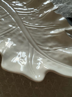 Блюдо для сервировки из керамики "Лист", тарелка для подачи, цвет белый, размер 30х20х2,5 см #157, Ксения М.