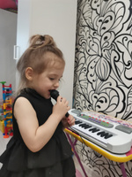 Детский музыкальный электронный инструмент пианино синтезатор с микрофоном 37 клавиш для девочек и мальчиков, запись, регулировка громкости, работает от сети или батареек, ZYB-B0689-2 #26, Алена З.