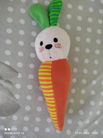 Мягкая игрушка погремушка для новорожденных малышей "Зайка Морковка" #106, Евгения А.