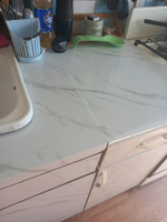 Самоклеящаяся пленка для мебели мрамор камень для кухни и ванной ПВХ, ширина 60 см, рулон 3 м, белый - серый цвет #149, Андрей Ш.