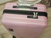 Чемодан Aksen на колесах М легкий из полипропилена, розовый чемодан женский для багажа, бесшумные колеса #47, ника в.