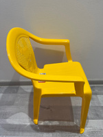 Кресло пластиковое детское Желтое 37х36 h54см с широкой спинкой #4, Вера Л.