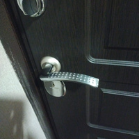 Дверная ручка для входных металлических дверей на круглой розетке , комплект универсальных ручек матовый никель / хром , соединительный квадрат 150 мм #3, Алла А.