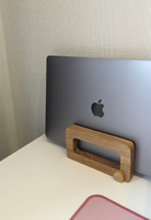 Подвесная система для ноутбука. 2 в 1 настенная / настольная подставка для MacBook Pro 13", 14", 15", 16", MacBook Air 11", 13".  Подойдет для любого ноутбука толщиной до 20 мм.  #1, Дарья З.