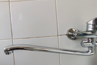 Излив смесителя для ванны, плоский изогнутый, 40см, нерж. сталь #19, Сахраф Д.