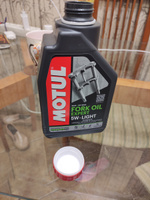 Масло для вилок Motul Fork Oil Expert Light SAE 5W 1L (105929) #3, Виталий Б.