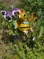 Садовая фигурка для дачи и сада Пчела велосипедист, с кашпо (высота - 31 см) #4, Ольга