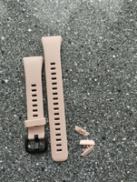 Силиконовый ремешок для фитнес-браслета Honor Band 6 и Huawei Band 6 / Спортивный сменный браслет с застежкой для смарт часов Хонор Бэнд 6 и Хуавей Бенд 6 / Розовый #174, Ксения С.