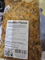 Корм для рыб TetraMin Flakes (хлопья) 300 грамм - универсальный сухой корм для большинства аквариумных рыбок #38, Ирина К.