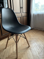 Кухонный обеденный стул со спинкой пластиковый BYROOM Home FIKA VC1001W-B черный, твердый стул с деревянными ножками для кухни, дома, учёбы, обедов и ресторанов #3, Olga L.