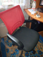 Кресло компьютерное RIDBERG CH-695, черный, красный. Стул с пластиковыми подлокотниками и крестовиной, на колесиках для школьника для руководителя #82, Надежда К.