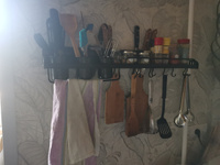 Навесная полка органайзер для кухни Home Land 80 см с тремя чашками для столовых приборов, крючками и отсеками для ножей #42, Вита К.