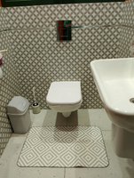 Коврик для ванной комнаты и туалета 50х85 см / Коврик для ванны безворсовый, противоскользящий, термоизоляционный, с тканевой поверхностью и противоскользящей основой #42, Оксана К.