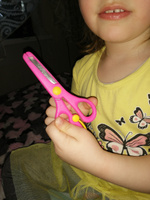 Детские канцелярские ножницы с пластиковыми ручками с фиксатором вспомогательной лапкой #8, Ксения С.