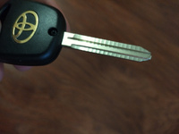 Корпус ключа зажигания для Toyota Тойота лезвие TOY43 - 1 штука (две боковые кнопки, лезвие TOY43) / Брелок автомобильный #9, Максим Б.