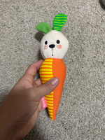 Мягкая игрушка погремушка для новорожденных малышей "Зайка Морковка" #129, Юлия У.