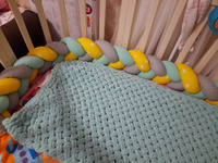 Бортик коса из хлопка 220 см. в детскую кроватку для новорожденного Мятный, желтый, серый. "Солнечная" #80, Вера Р.