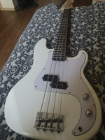 Белая Бас-гитара Precision Bass Jordani PB-10 WH #35, Александра А.