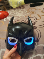 Светящаяся карнавальная "Бэтмен" черная / Сувенирная маска для лица с для детей и взрослых из "Marvel Comics", "Мстители" / Аксессуары для праздников, вечеринок и Хэллоуина #56, Анастасия У.