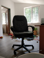 Кресло компьютерное для руководителя Бюрократ CH 668, эко-кожа, черный. Офисное кресло с механизмом качания #80, Сергей Д.