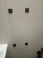 Крючки MELL самоклеящиеся черные, металлические с креплением на стену, набор 4 шт квадратные / настенная вешалка для одежды и полотенец в ванную и гардеробную комнаты, кухню #51, Ильнар З.