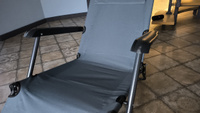 Складное кресло-шезлонг для отдыха / Стул пляжный раскладушка серого цвета / Лежак для дачи #2, Юлия Ю.